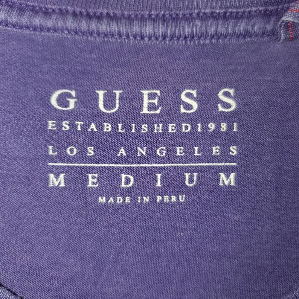 Guess Men's V-Neck T-shirt New York Paris London purple size Medium - Picture 5 of 7